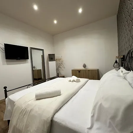 Almia Apartament *